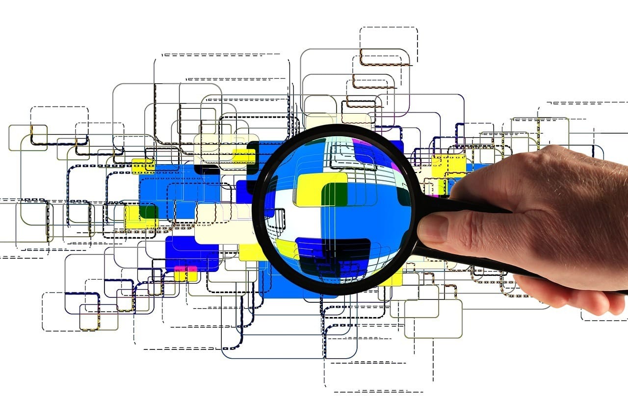 Hand Keep Magnifying Glass Monitor  - geralt / Pixabay